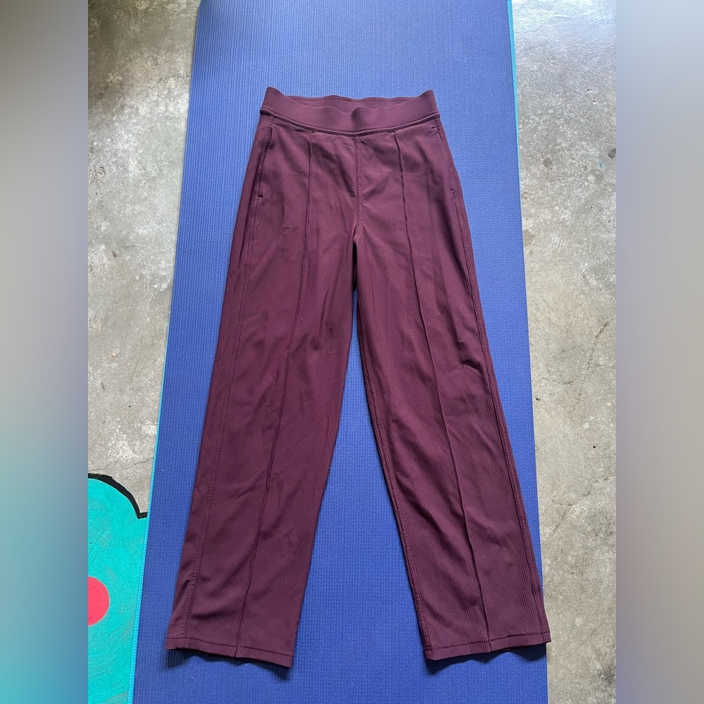 Lululemon pants size 4 burgundy